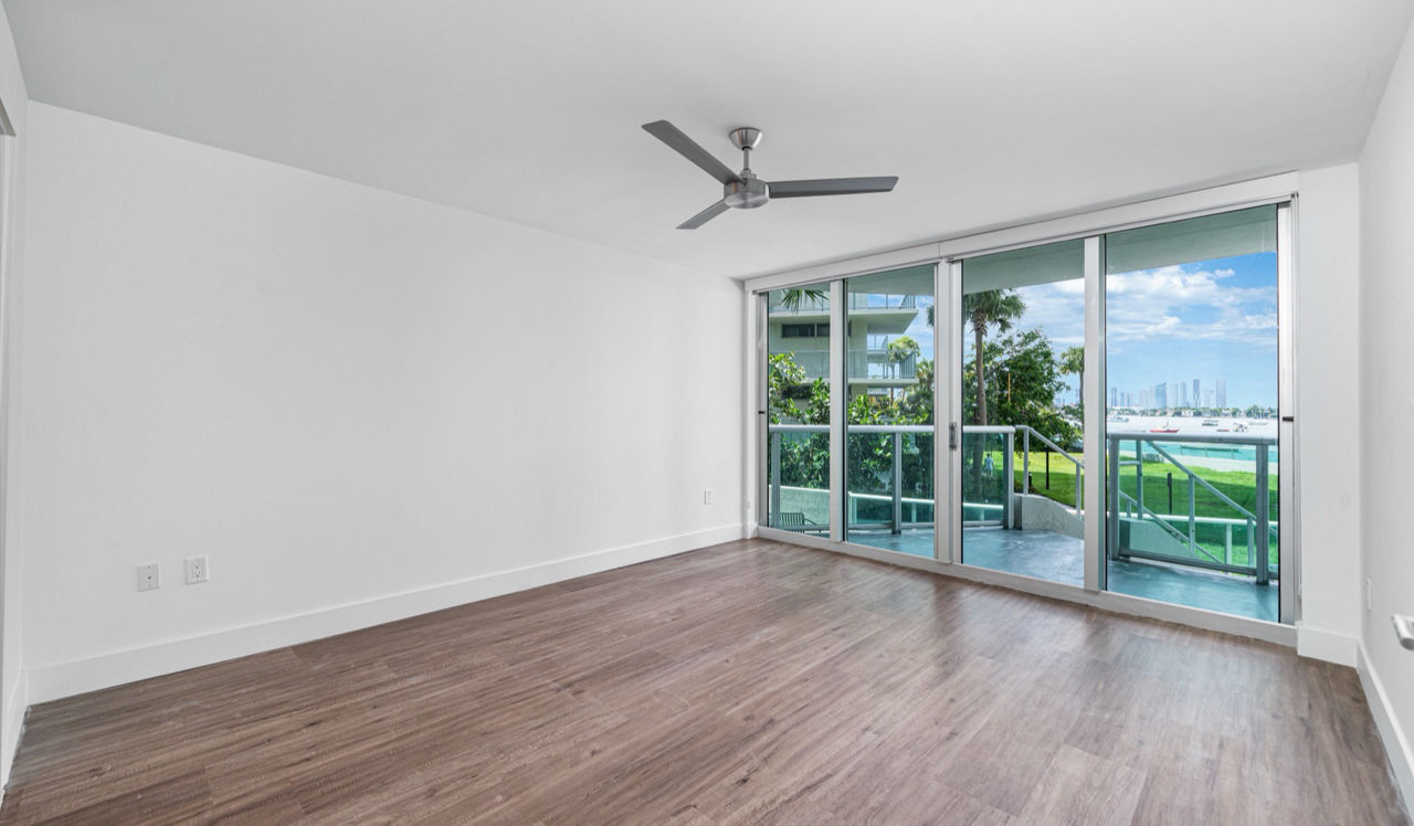 Flamingo Point Center - Miami, FL - bedroom