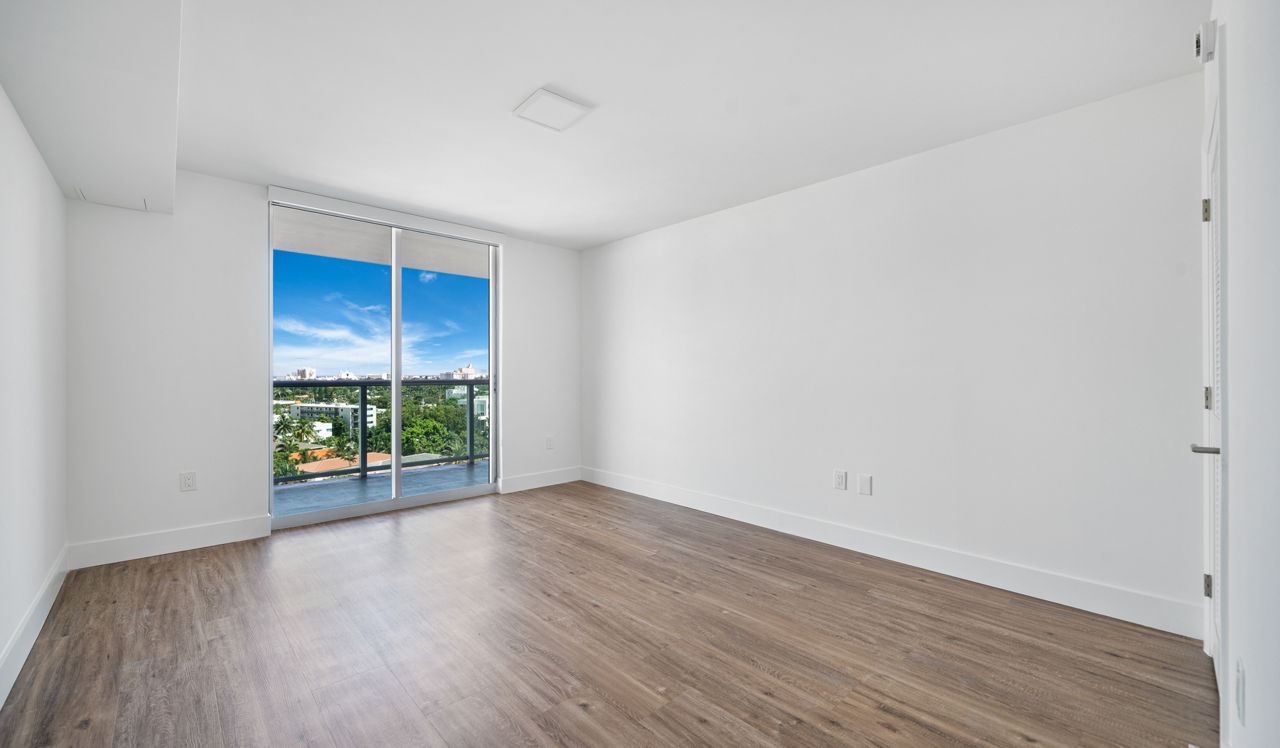 Flamingo South Beach - Miami, FL - Bedroom