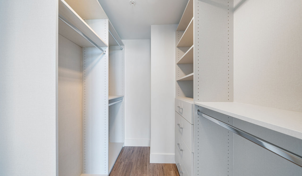 Flamingo South Beach - Miami, FL - Closet