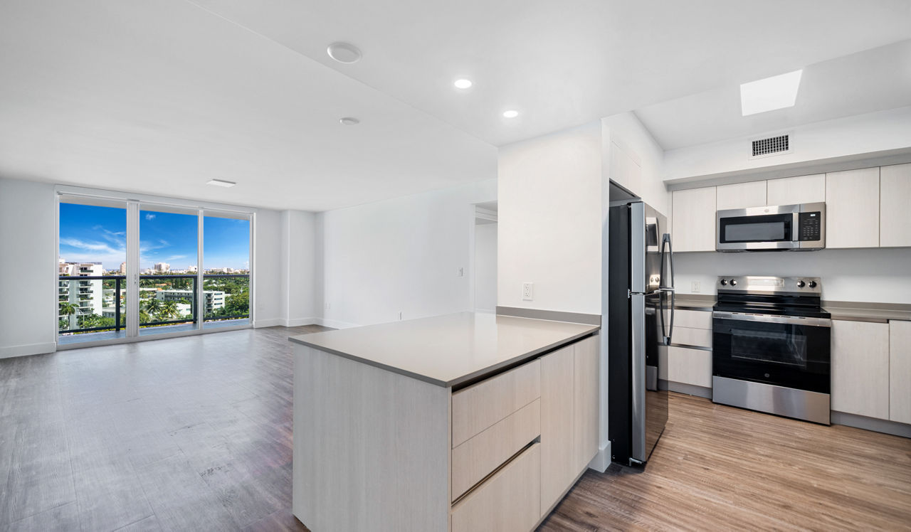 Flamingo South Beach - Miami, FL - Living Room