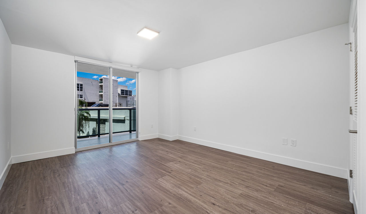 Flamingo Point - Miami, FL - Bedroom