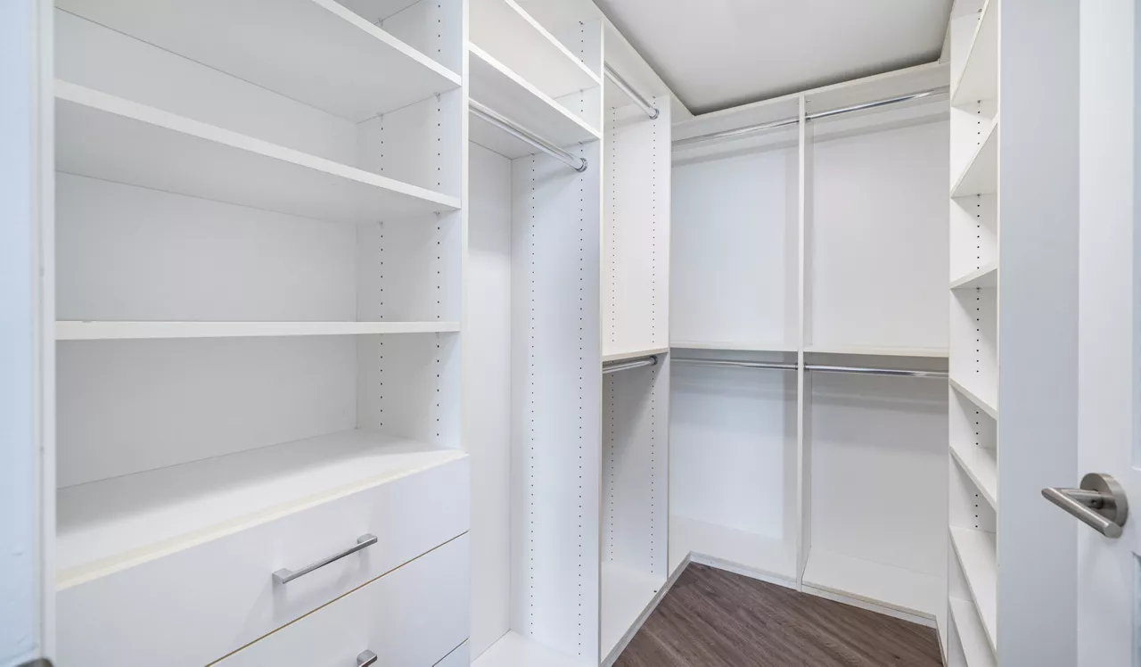 Flamingo Point - Miami, FL - Closet