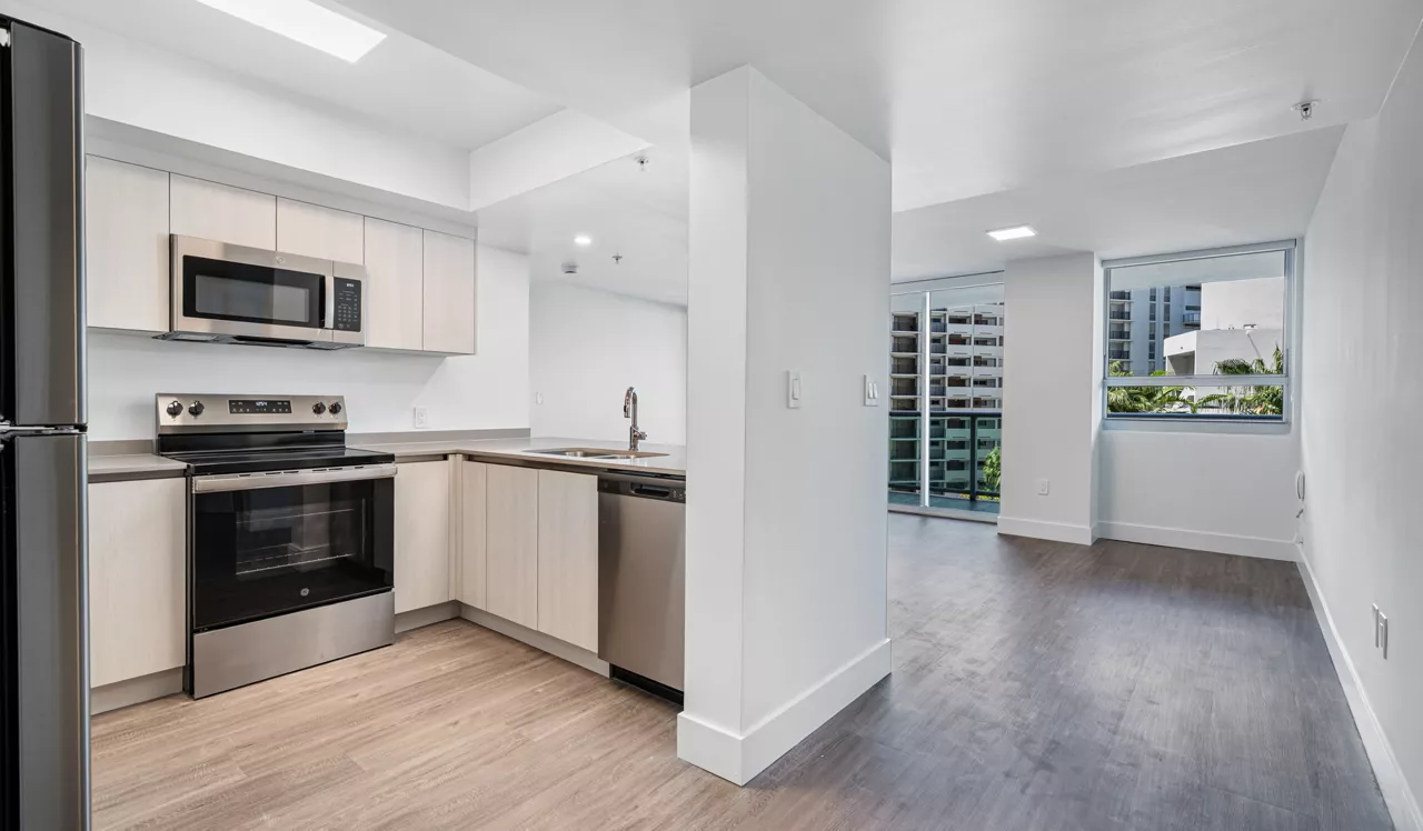 Flamingo Point - Miami, FL - Kitchen