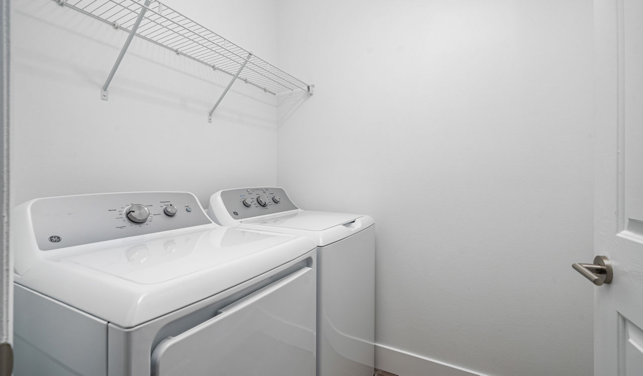 Flamingo Point - Miami, FL - Laundry