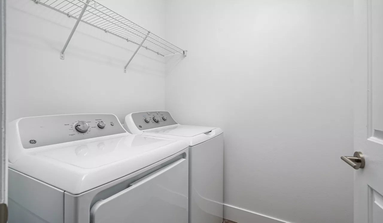 Flamingo Point - Miami, FL - Laundry