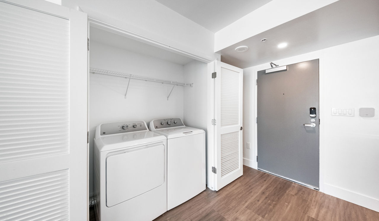 Flamingo Point - Miami, FL - Laundry
