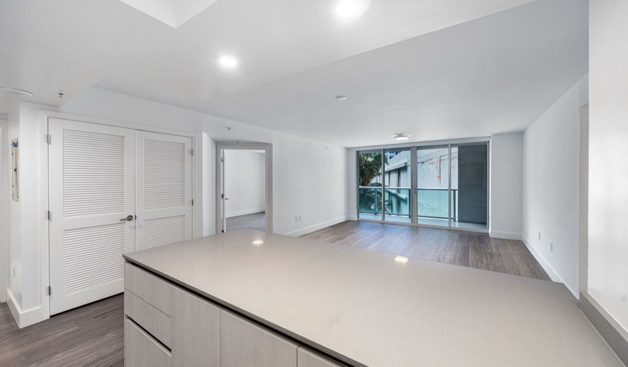 Flamingo South Beach - Miami, FL - living room