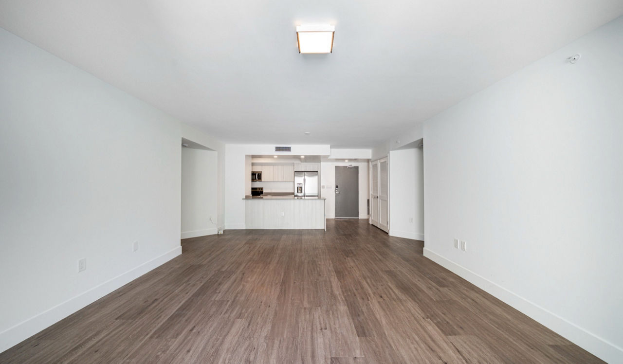 Flamingo South Beach - Miami, FL - living room