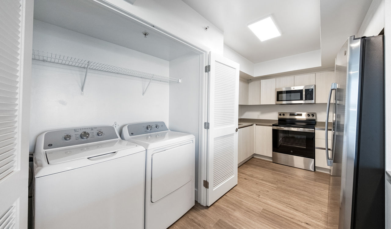 Flamingo Point - Miami FL - laundry