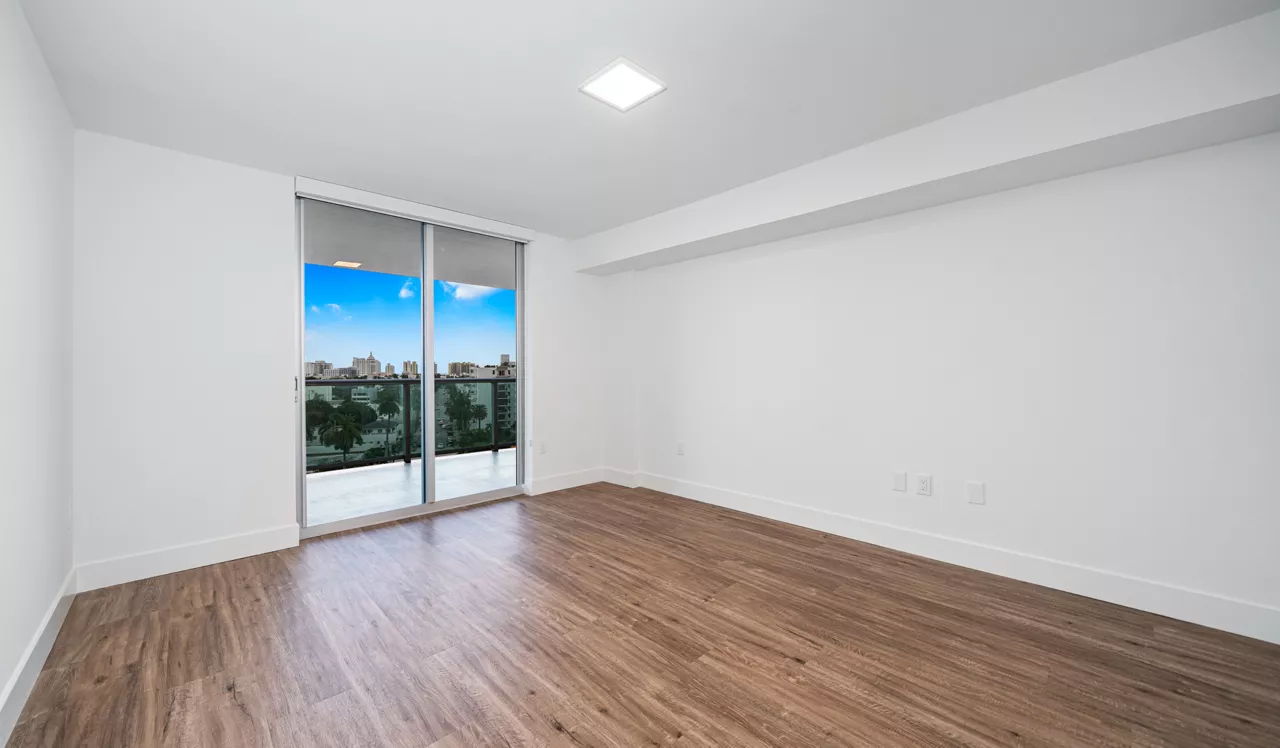 Flamingo Point - Miami, FL - Bedroom