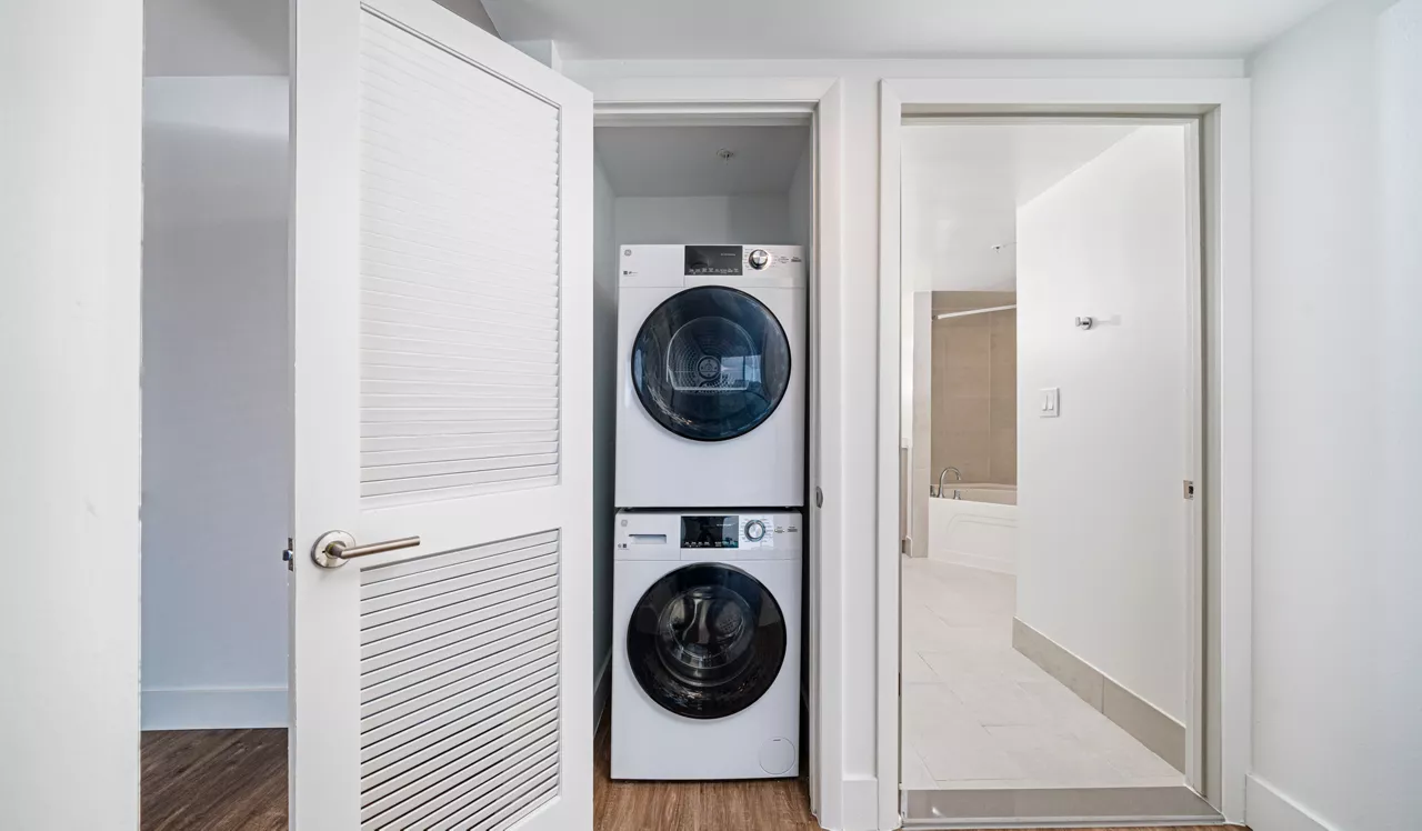 Flamingo Point - Miami, FL - laundry