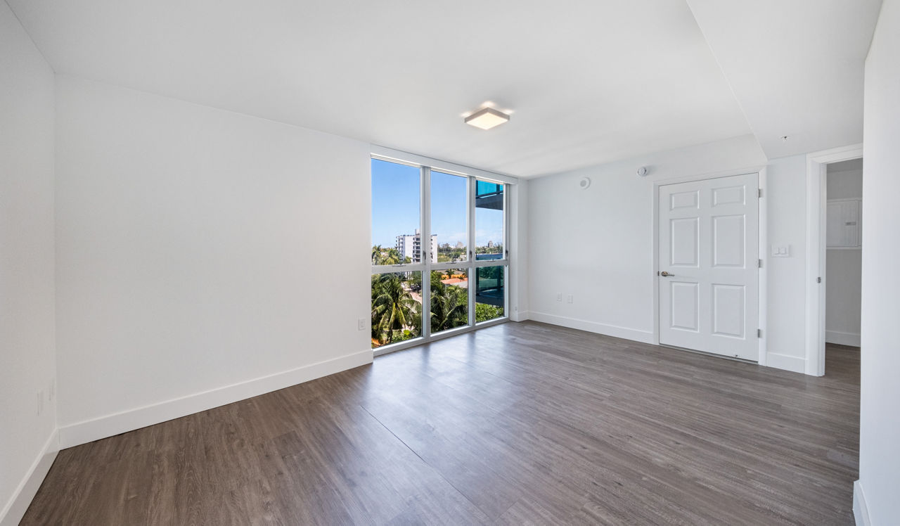 Flamingo Point - Miami, FL - Bedroom