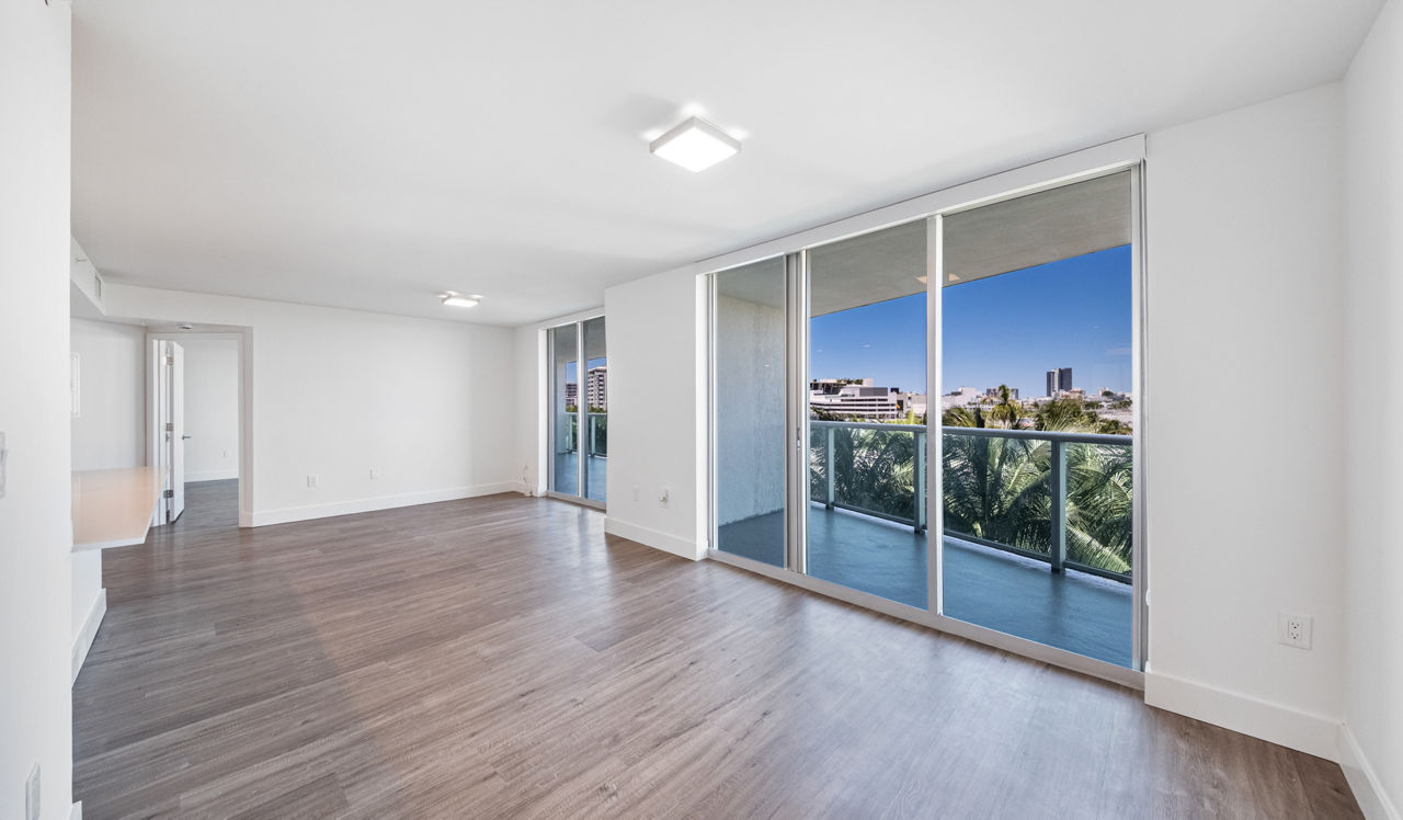 Flamingo Point - Miami, FL - Livingroom