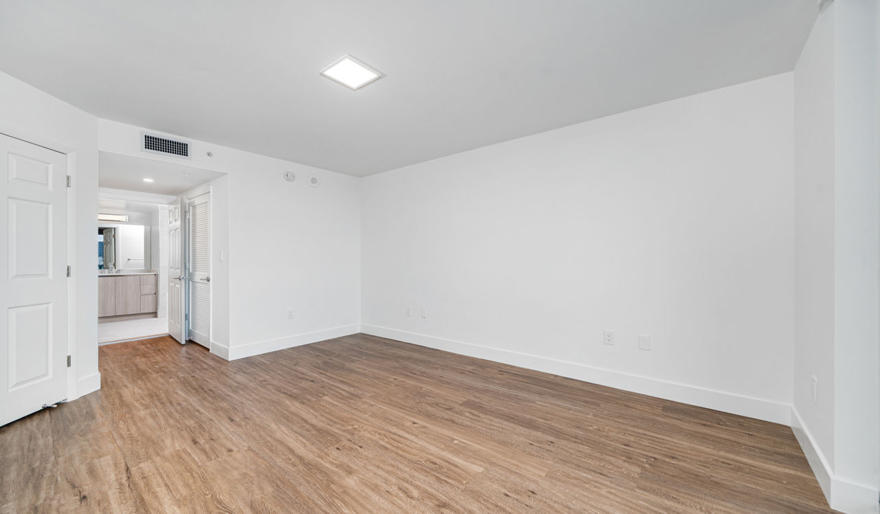 Flamingo Point - Miami, FL - Bedroom