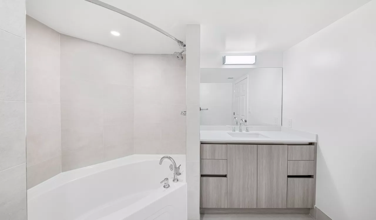 Flamingo Point - Miami, FL - Bathroom