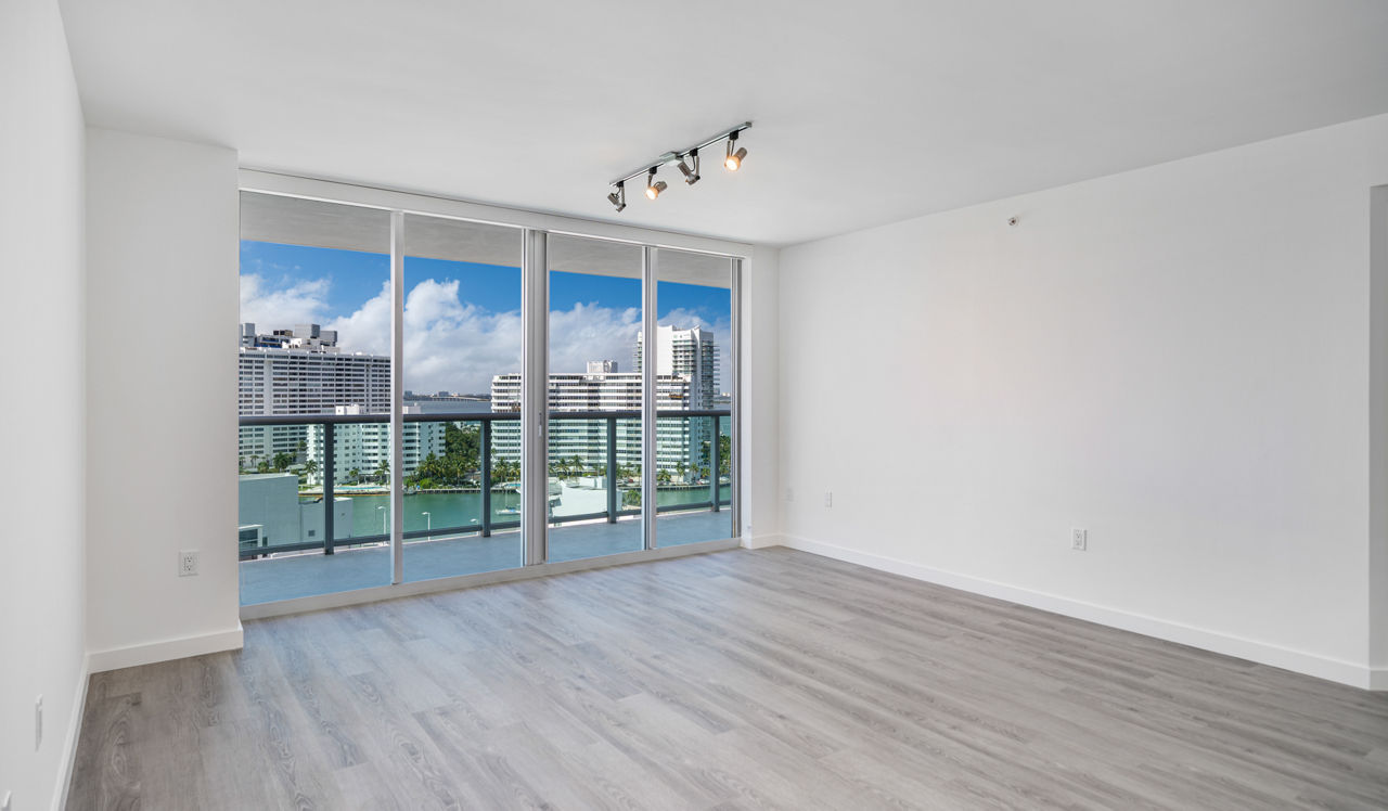 Flamingo South Beach - Miami, FL - Living Room