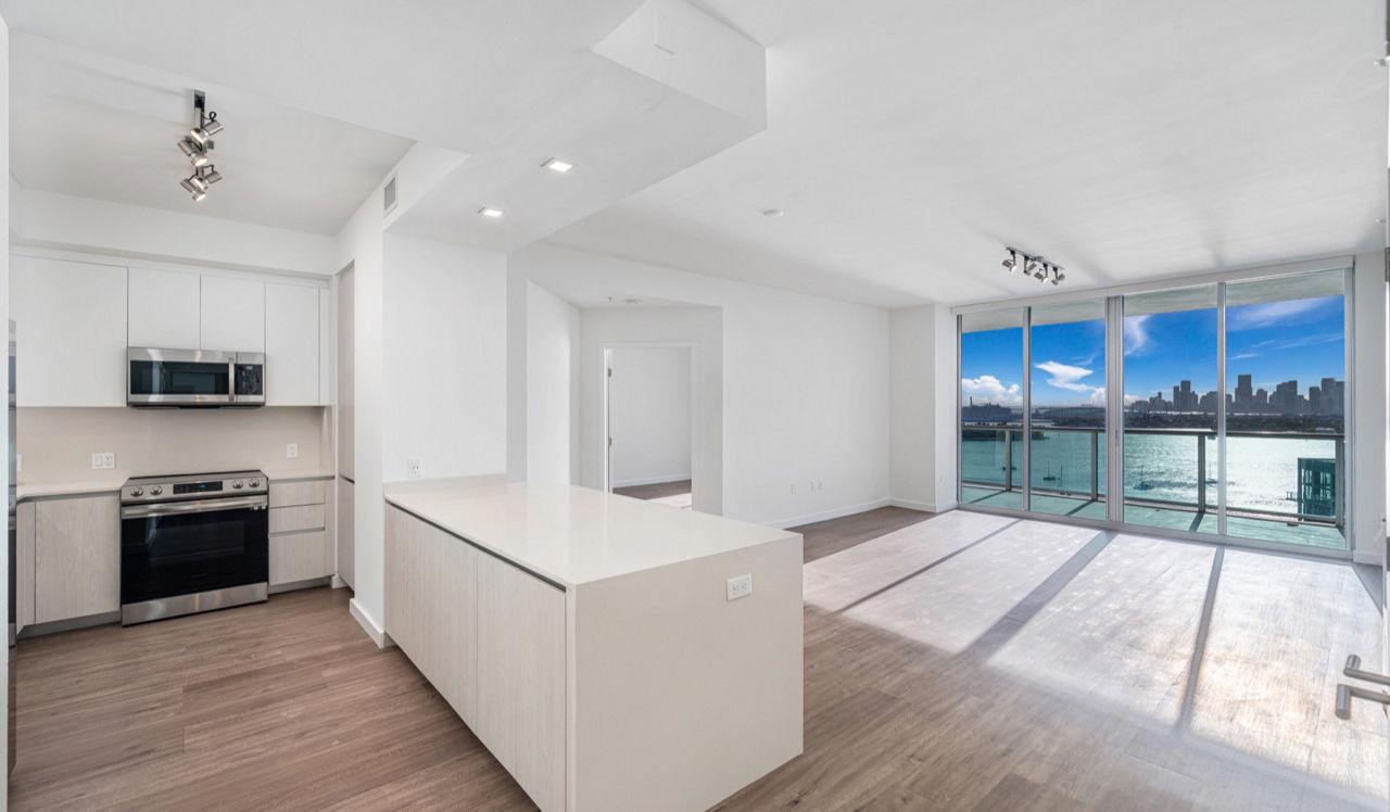 Flamingo Point - Surf 2J Kitchen and Living Room