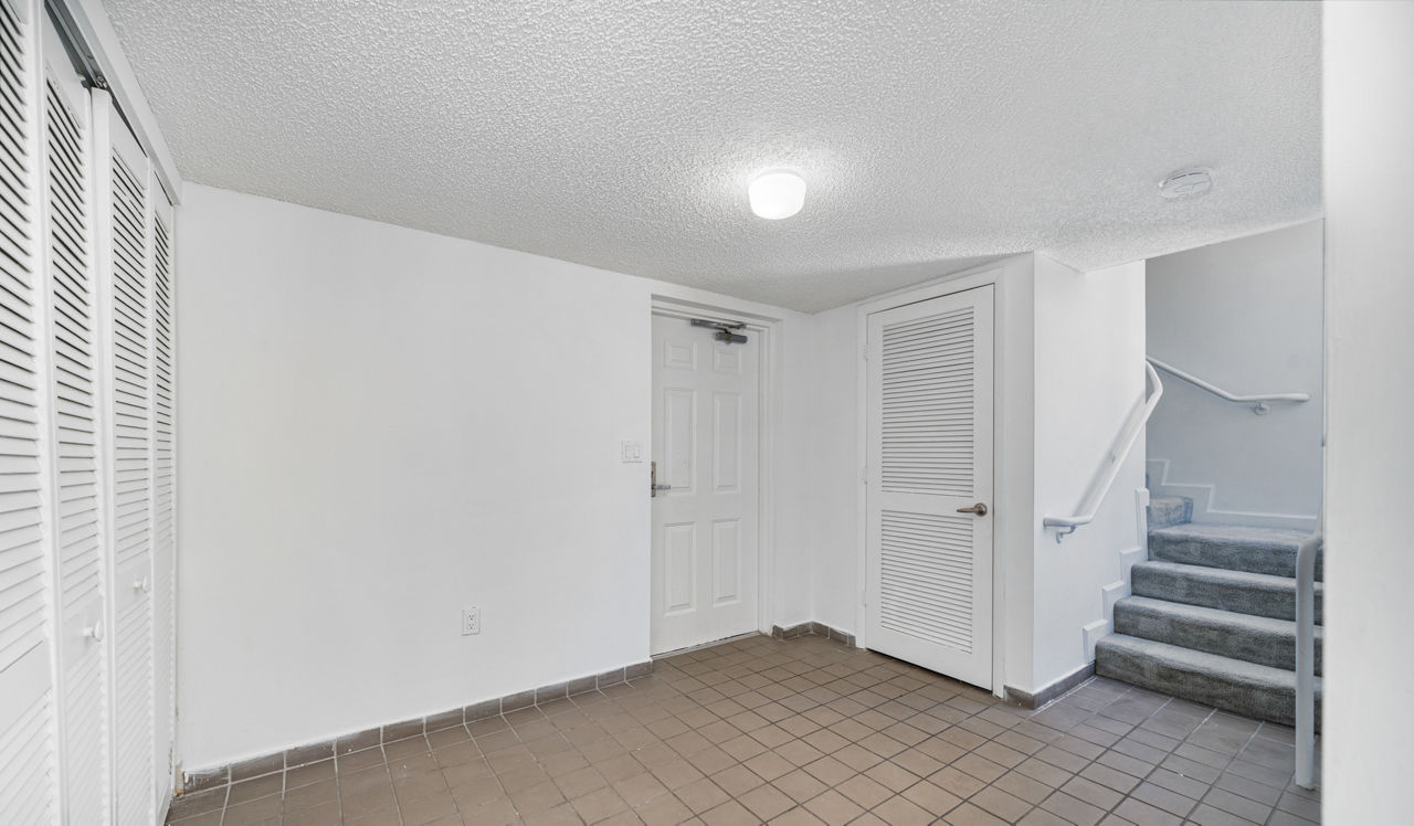 Flamingo South Beach - Miami, FL - Foyer