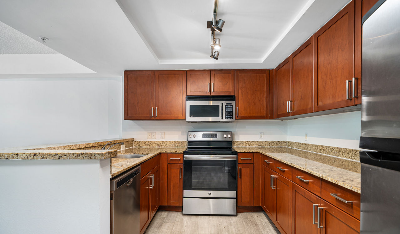 Flamingo South Beach - Miami, FL - Kitchen 