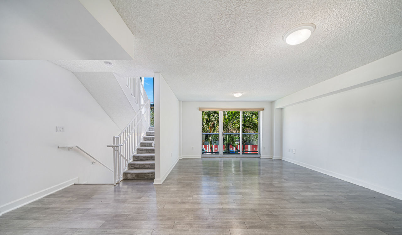 Flamingo South Beach - Miami, FL - Living Room