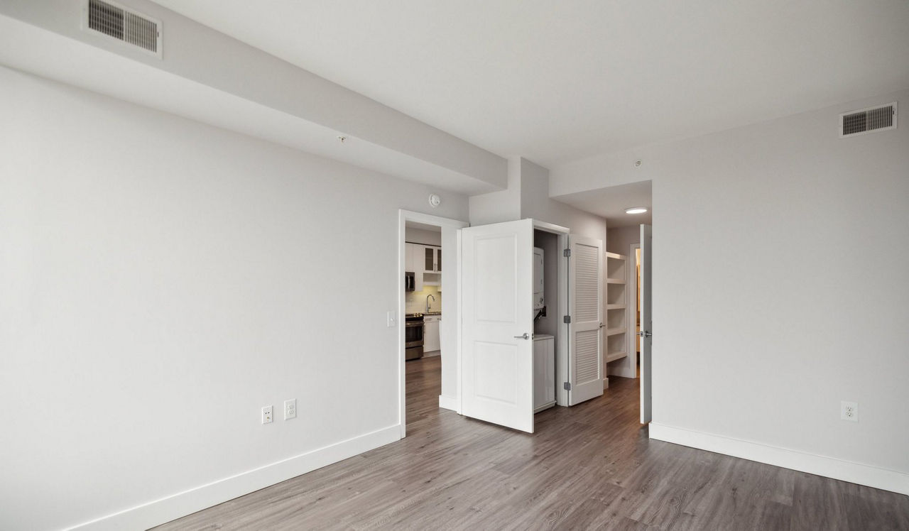 Flats 8300 - Bethesda, MD - Bedroom