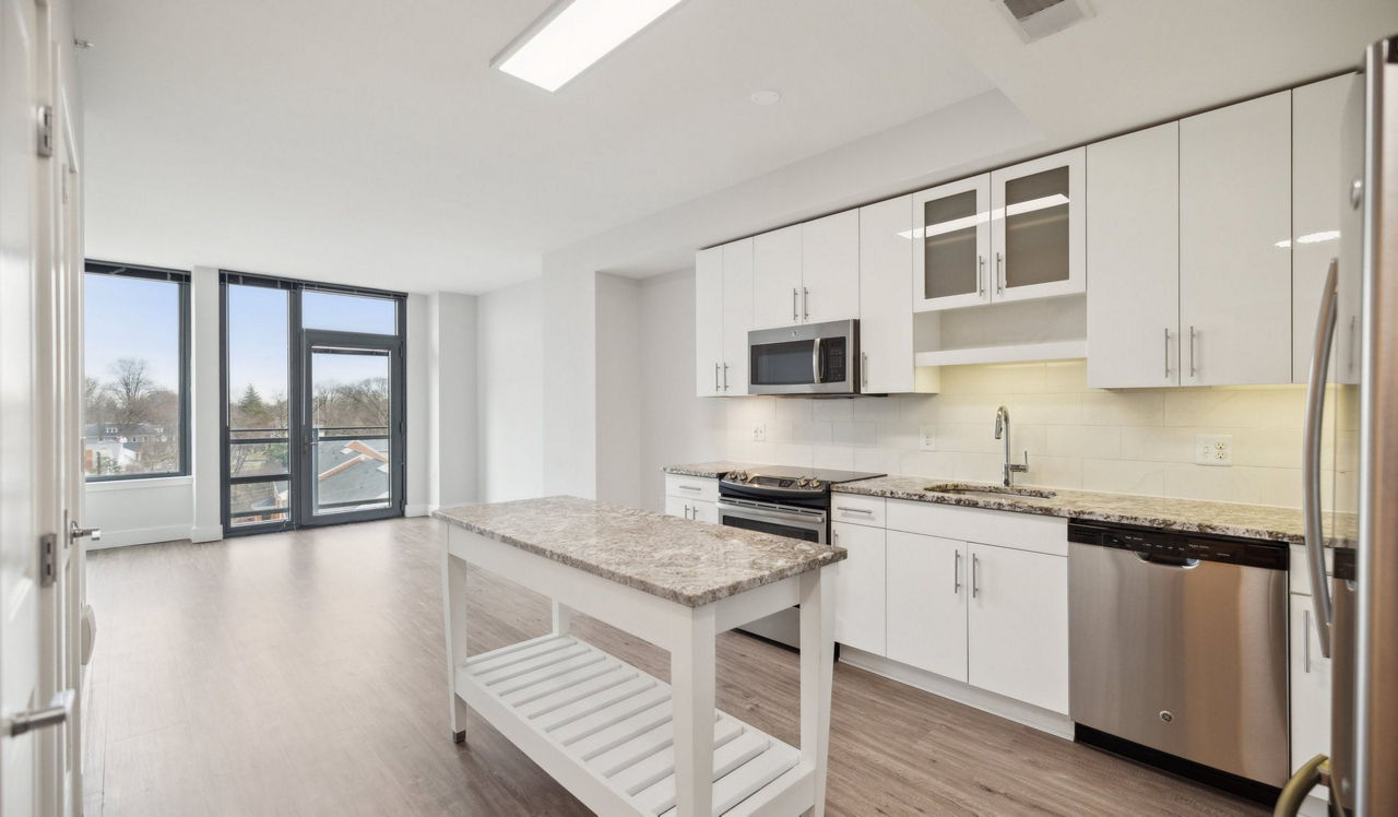 Flats 8300 - Bethesda, MD - Kitchen