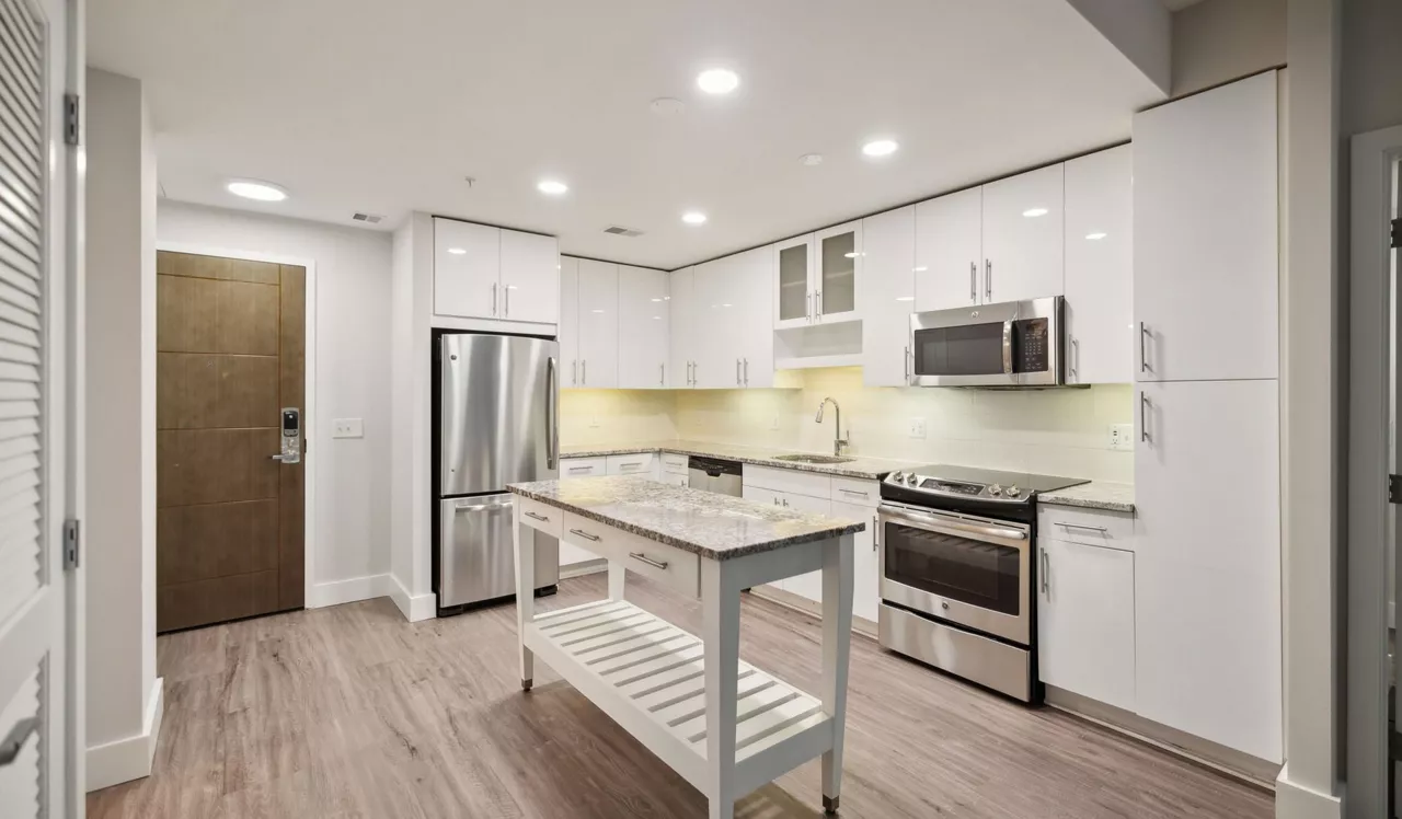 Flats 8300 - Bethesda, MD - Kitchen
