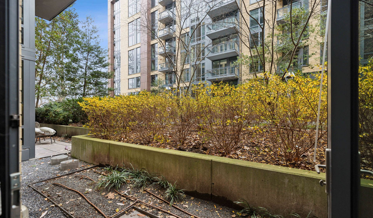 Flats 8300 - Bethesda, MD - patio