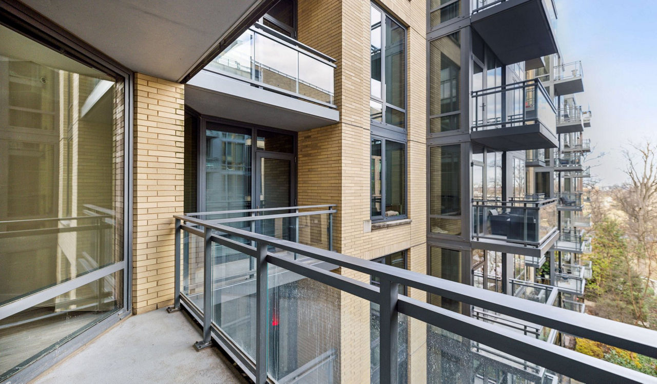 Flats 8300 - Bethesda, MD - balcony