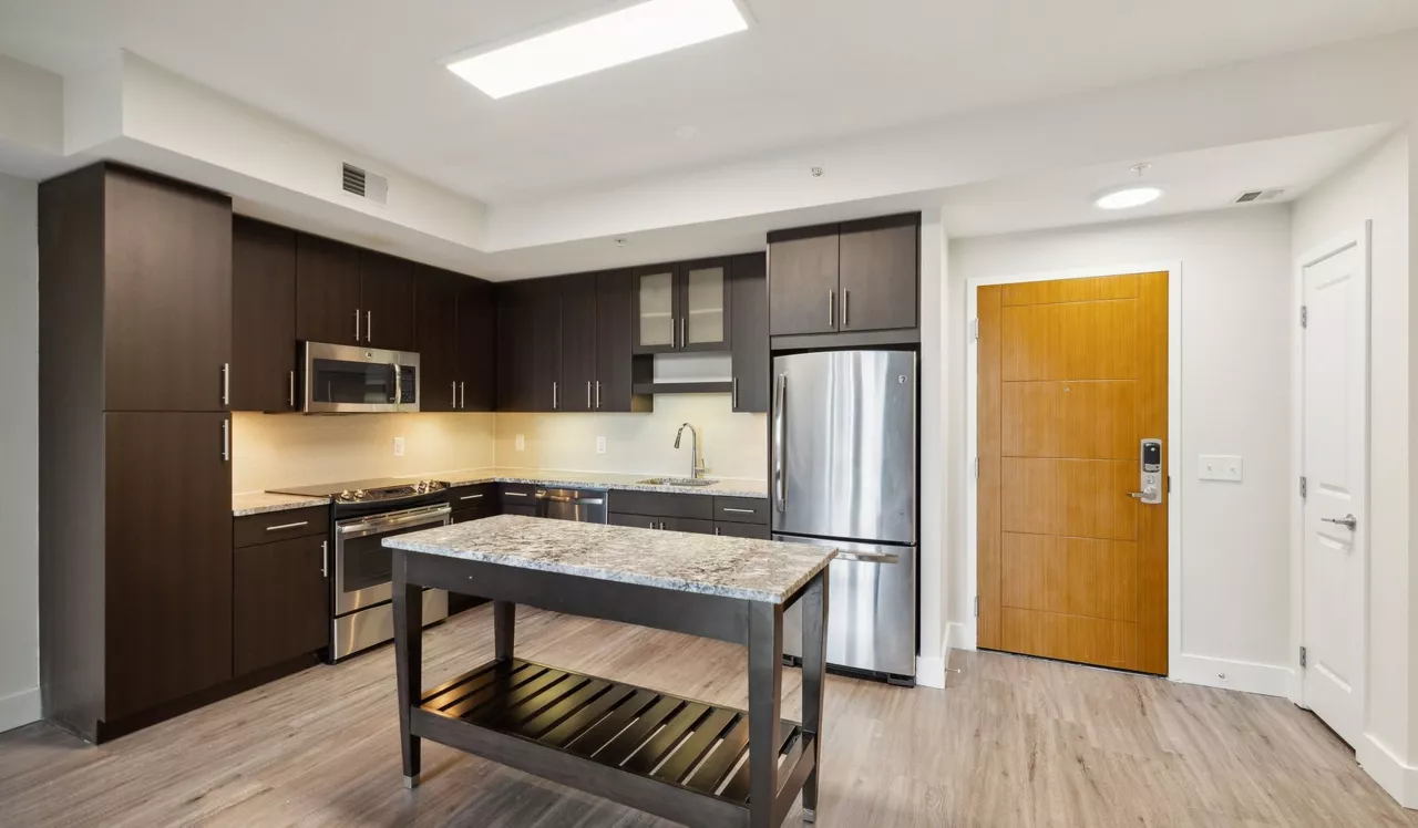 Flats 8300 - Bethesda, MD - Kitchen