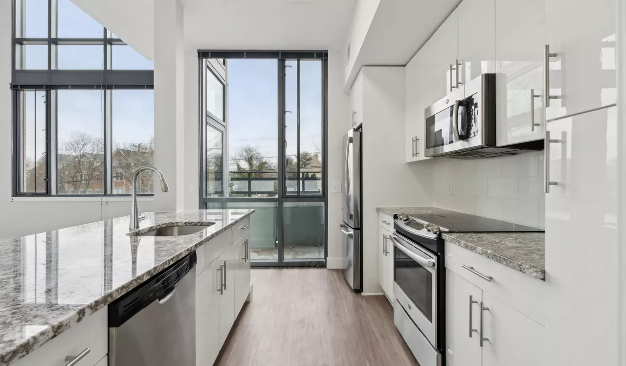 Flats 8300 - Bethesda, MD - Kitchen