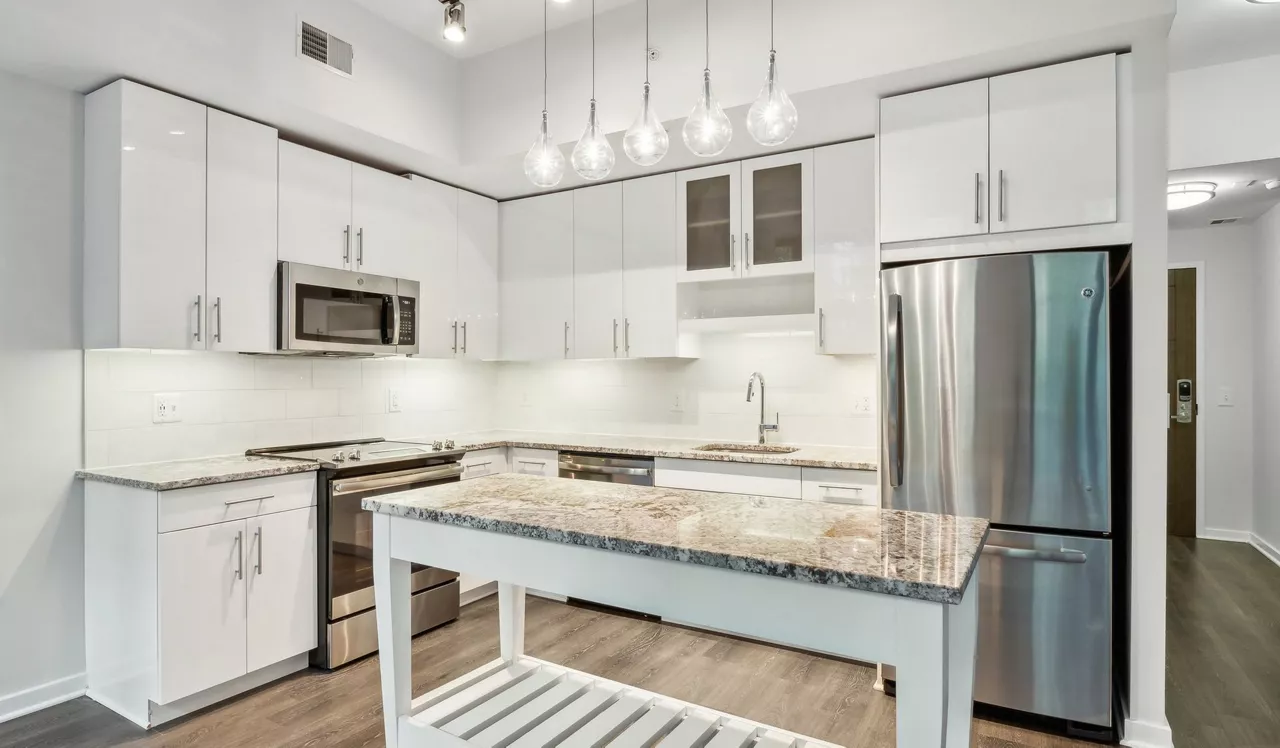 Flats 8300 - Bethesda, MD - Kitchen