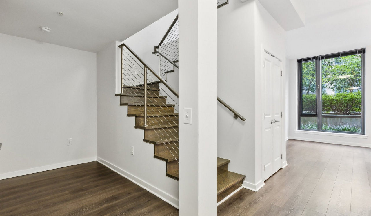 Flats 8300 - Bethesda, MD - hallway