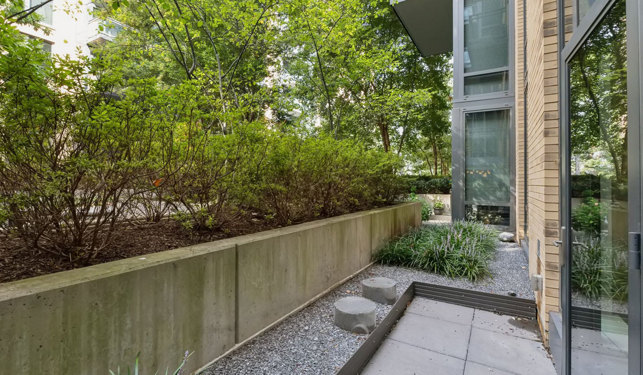 Flats 8300 - Bethesda, MD - patio