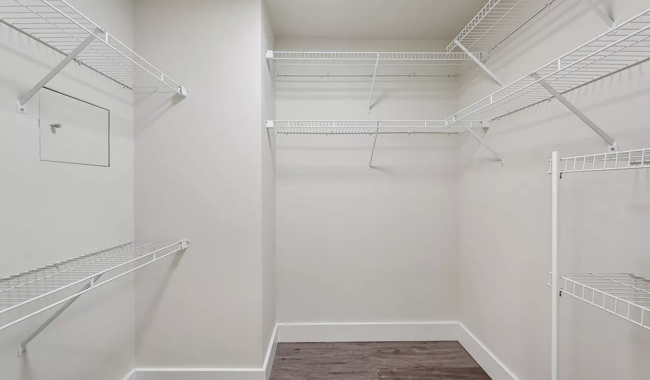Flats 8300 - Bethesda, MD - closet