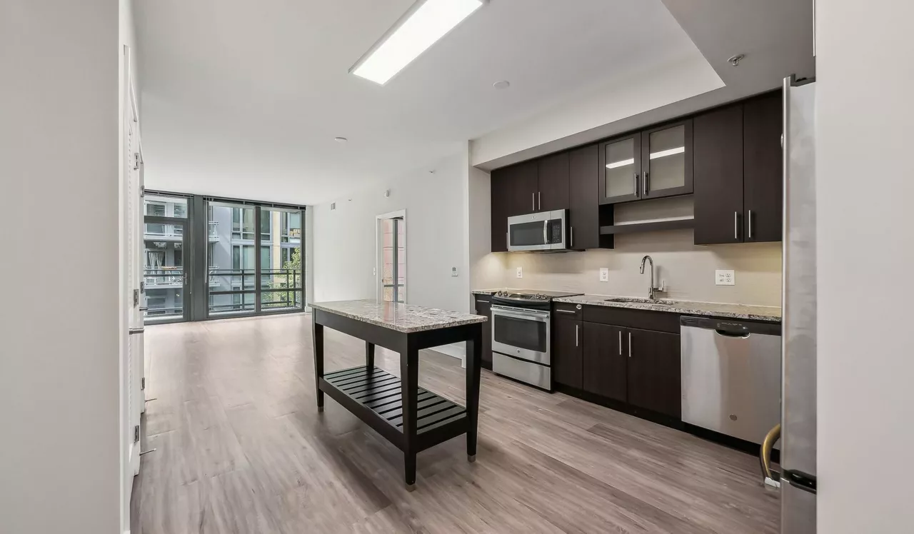 Flats 8300 - Bethesda, MD - Kitchen