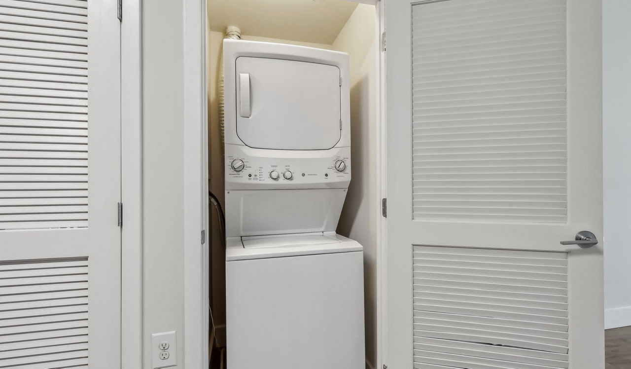 Flats 8300 - Bethesda, MD - laundry