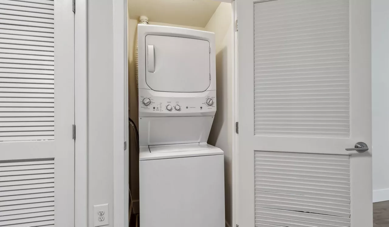 Flats 8300 - Bethesda, MD - laundry