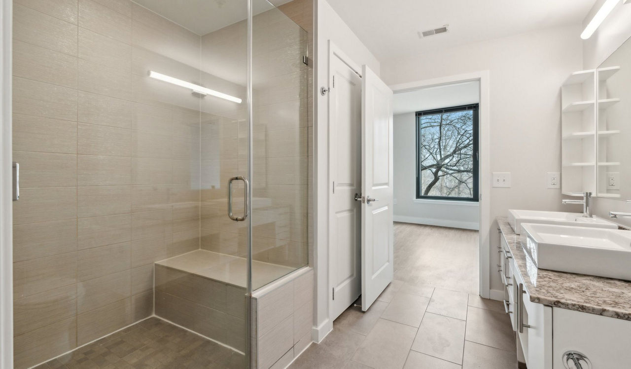 Flats 8300 - Bethesda, MD - Bathroom