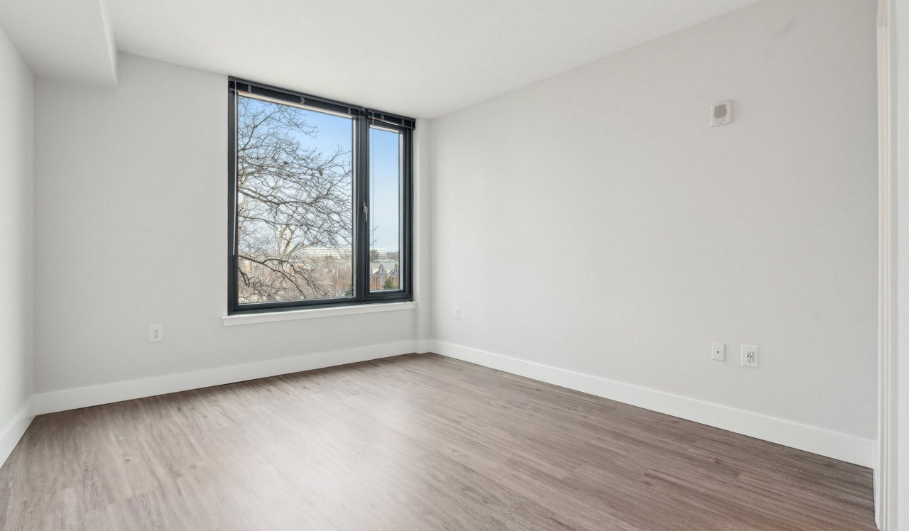 Flats 8300 - Bethesda, MD - Bedroom