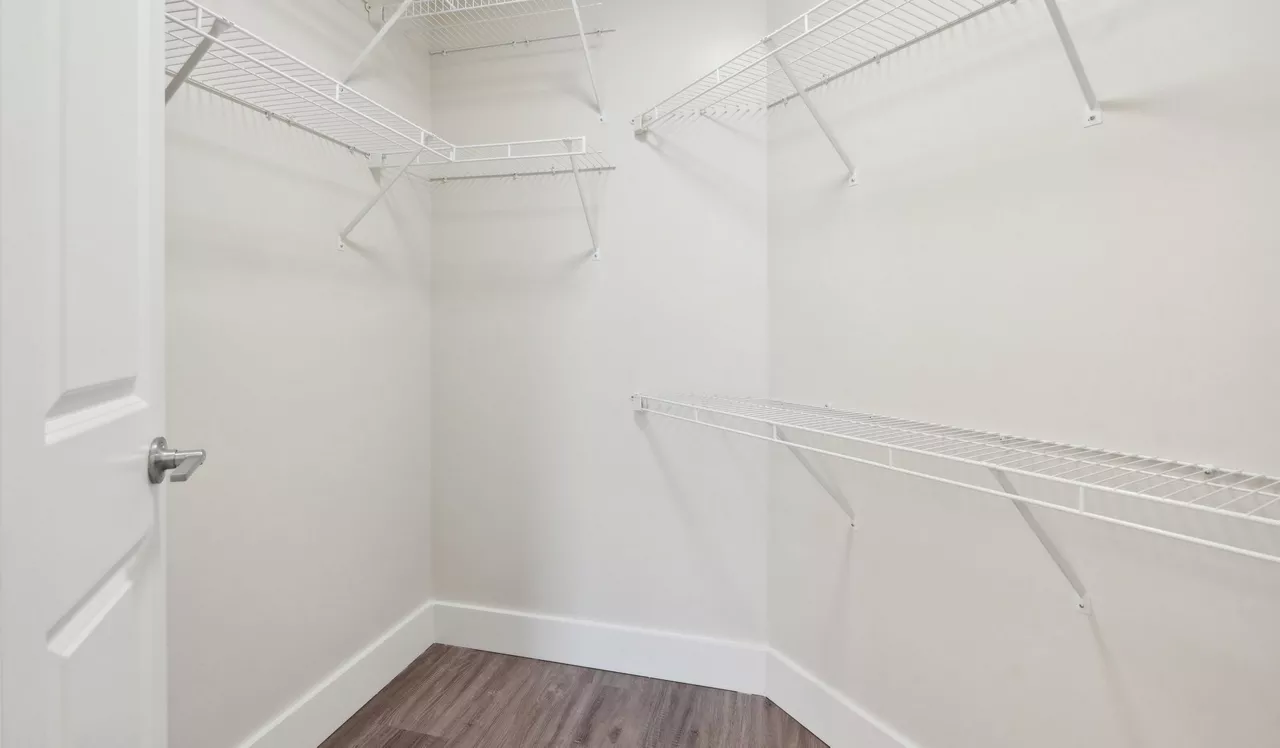 Flats 8300 - Bethesda, MD - closet