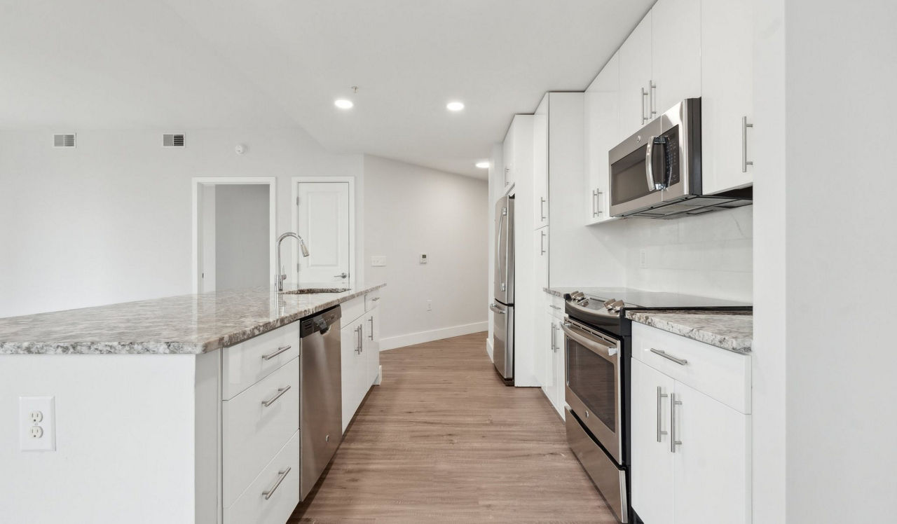 Flats 8300 - Bethesda, MD - Kitchen