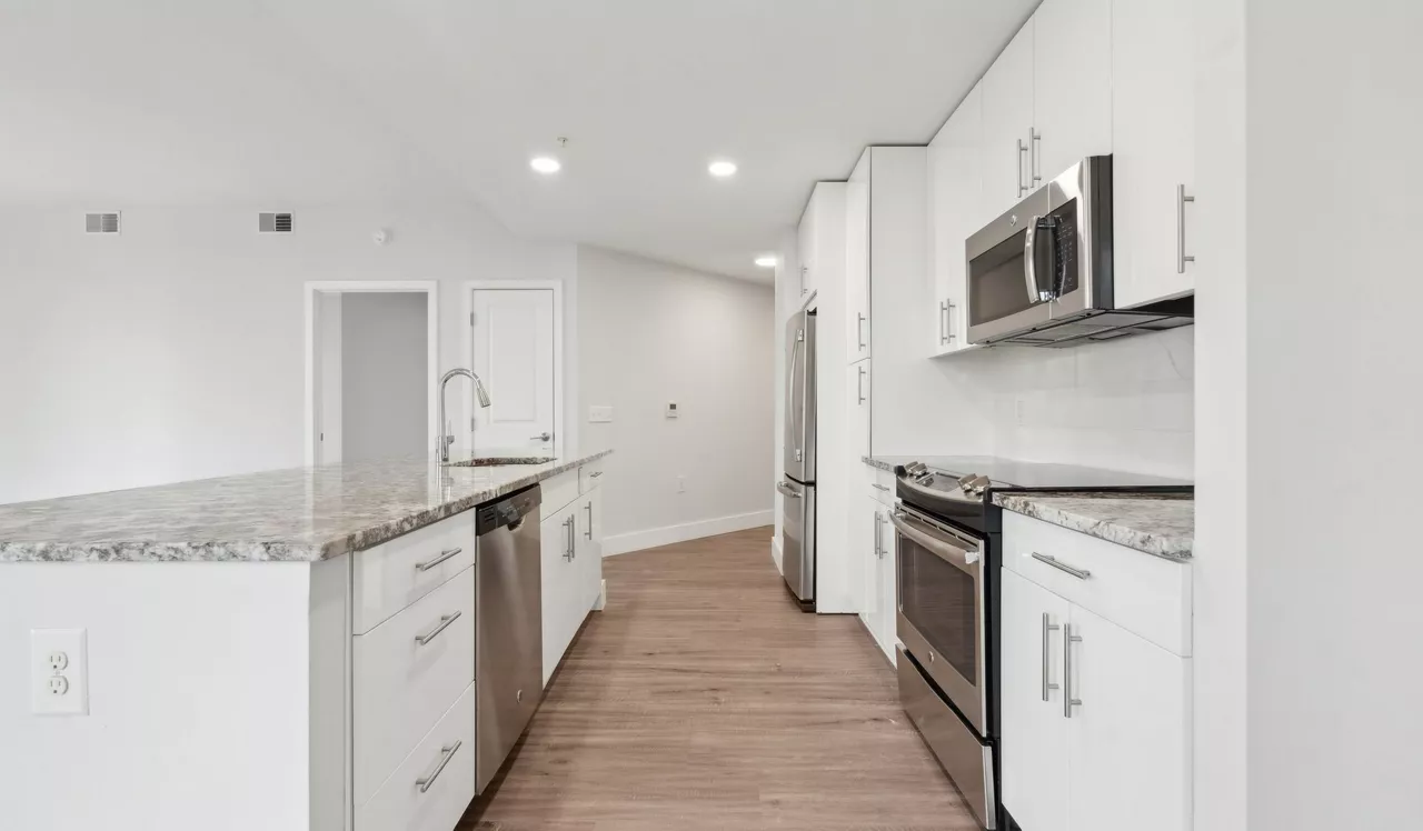 Flats 8300 - Bethesda, MD - Kitchen