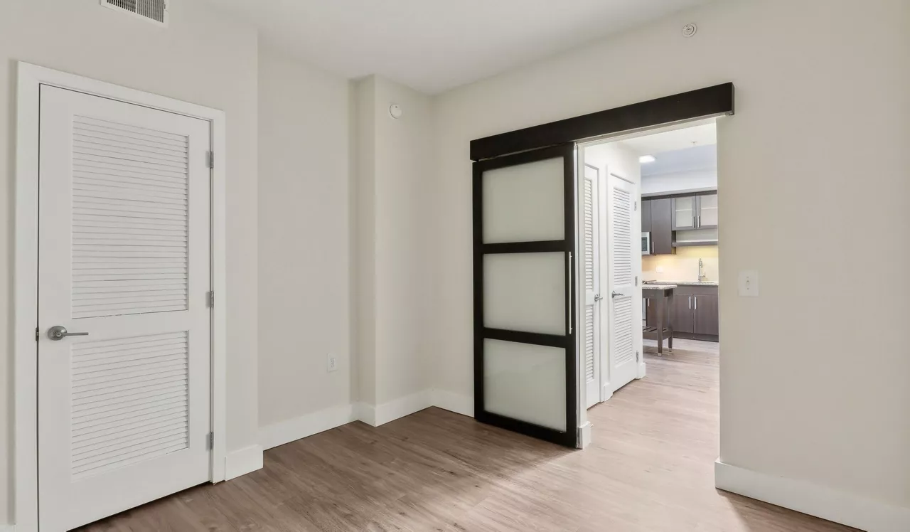 Flats 8300 - Bethesda, MD - den