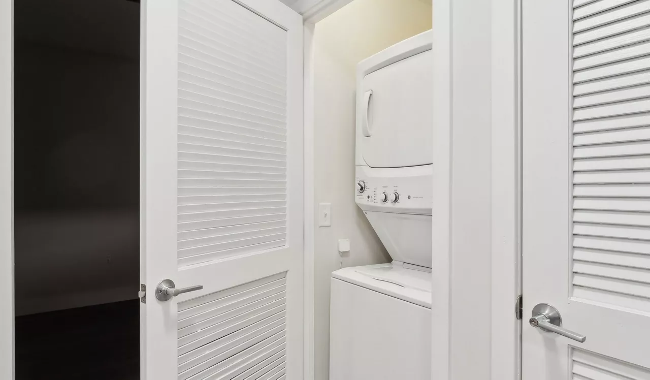 Flats 8300 - Bethesda, MD - laundry
