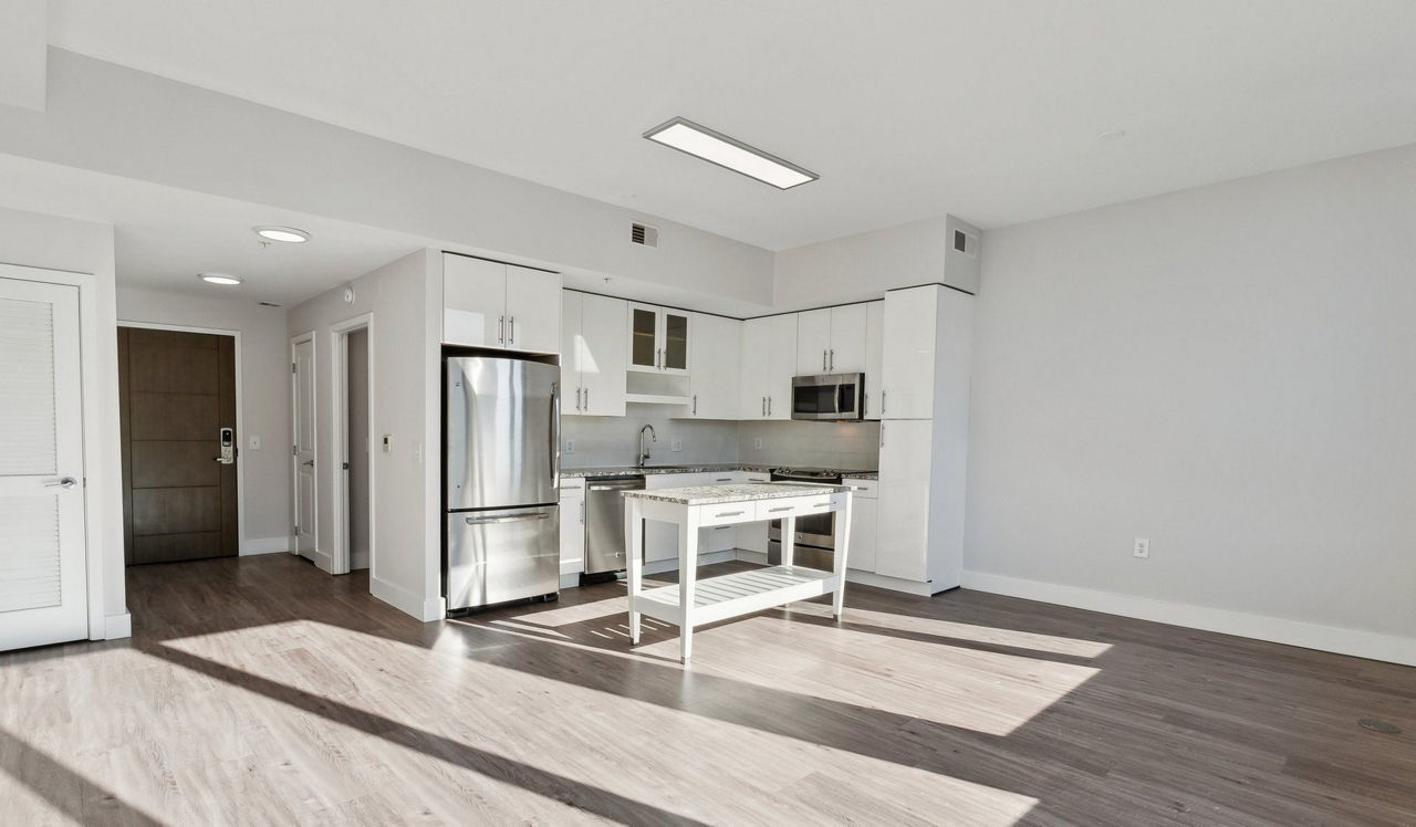 Flats 8300 - Bethesda, MD - Kitchen