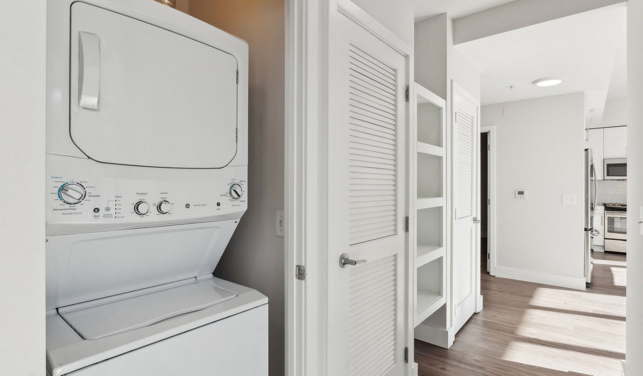 Flats 8300 - Bethesda, MD - laundry