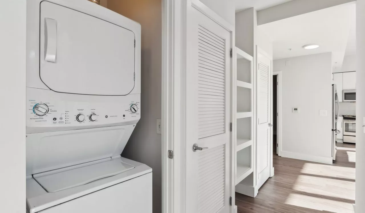 Flats 8300 - Bethesda, MD - laundry