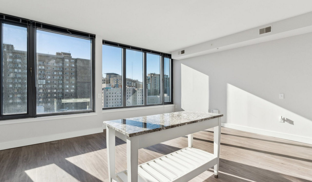 Flats 8300 - Bethesda, MD - livng room