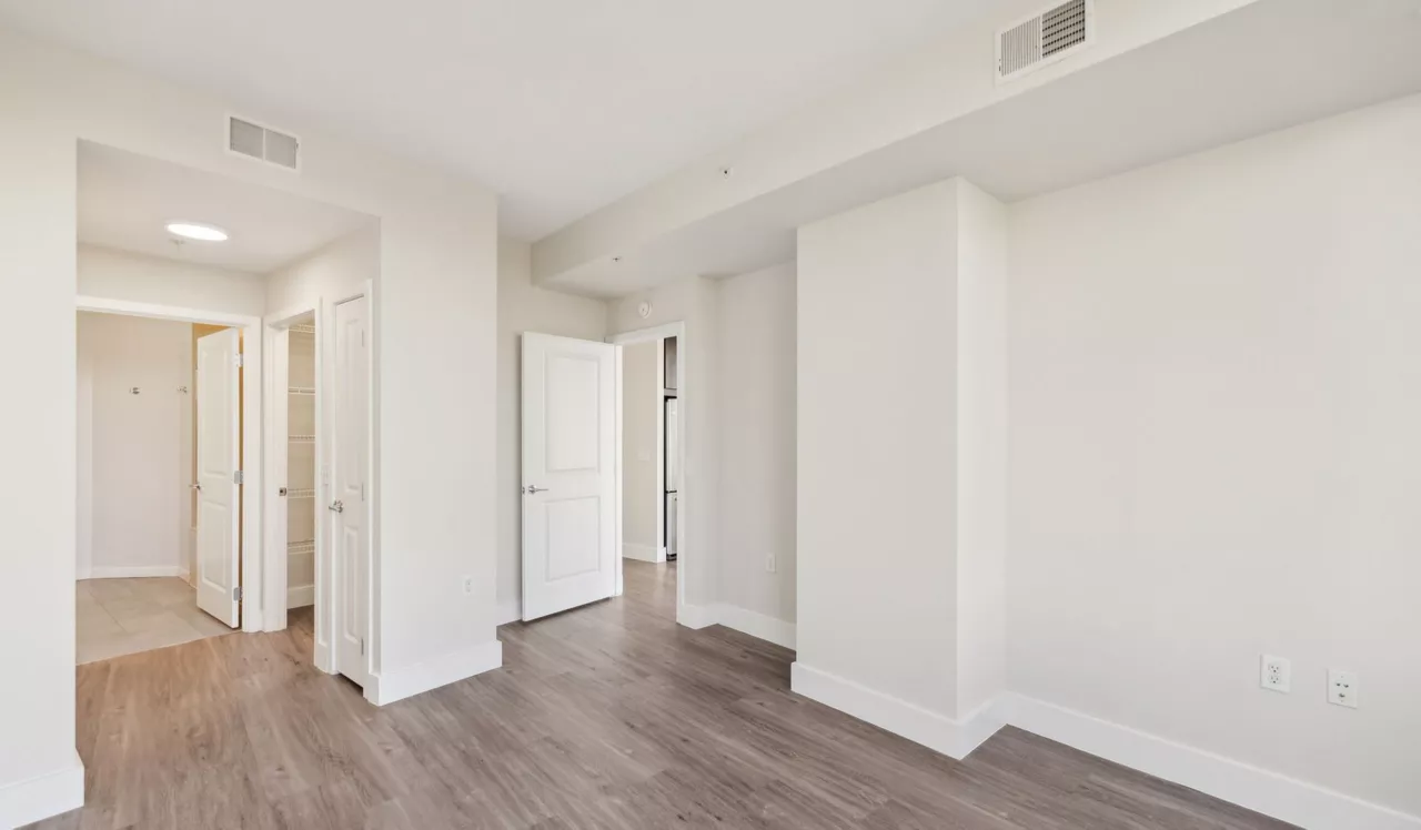 Flats 8300 - Bethesda, MD - bedroom